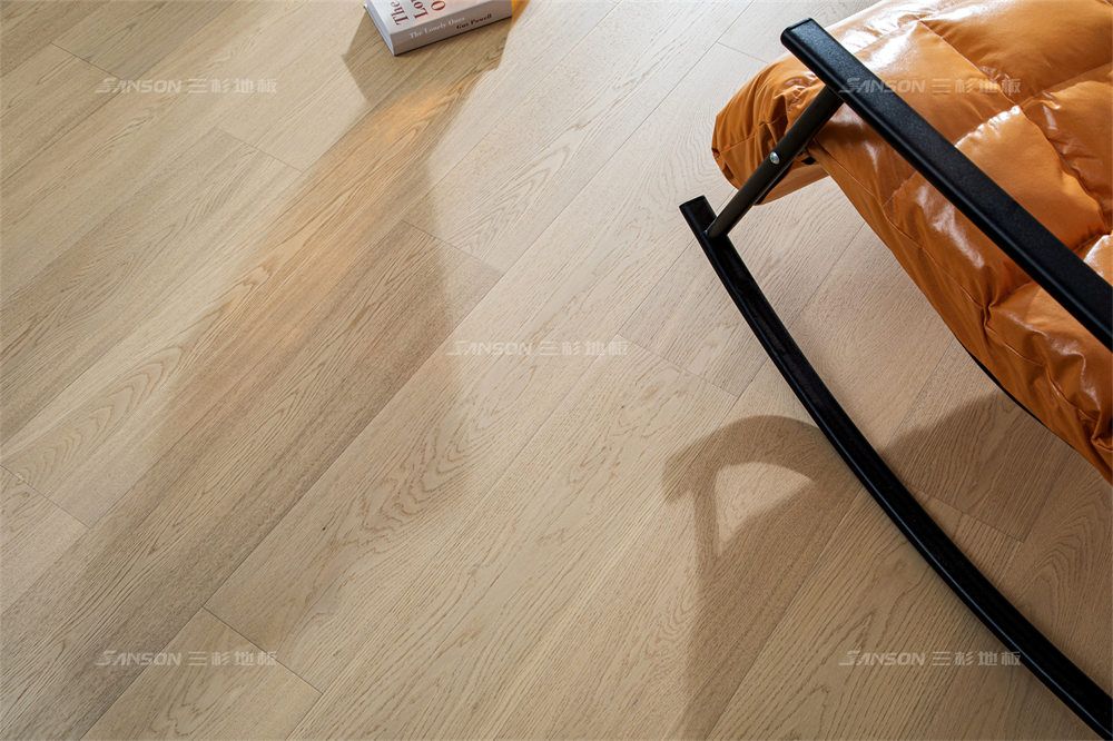 家里有宠物,选什么木地板比较好?